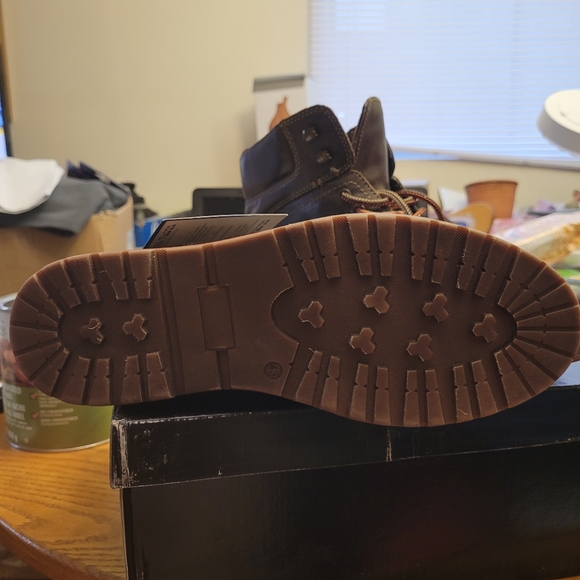 Man's Boots - Picture 5 of 10